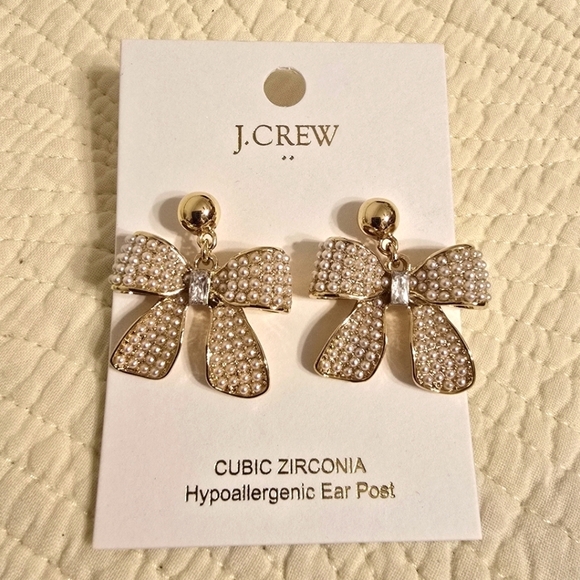J. Crew Jewelry - NWT J. Crew Faux Pearl Gold Colored Bow Earrings